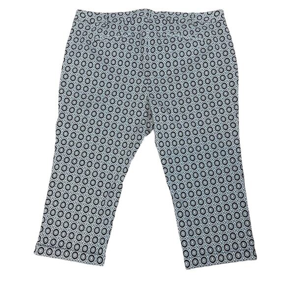 Lane Bryant Print Tummy Control Cuffed Cropped Pants Black White Size 28 - Picture 3 of 7